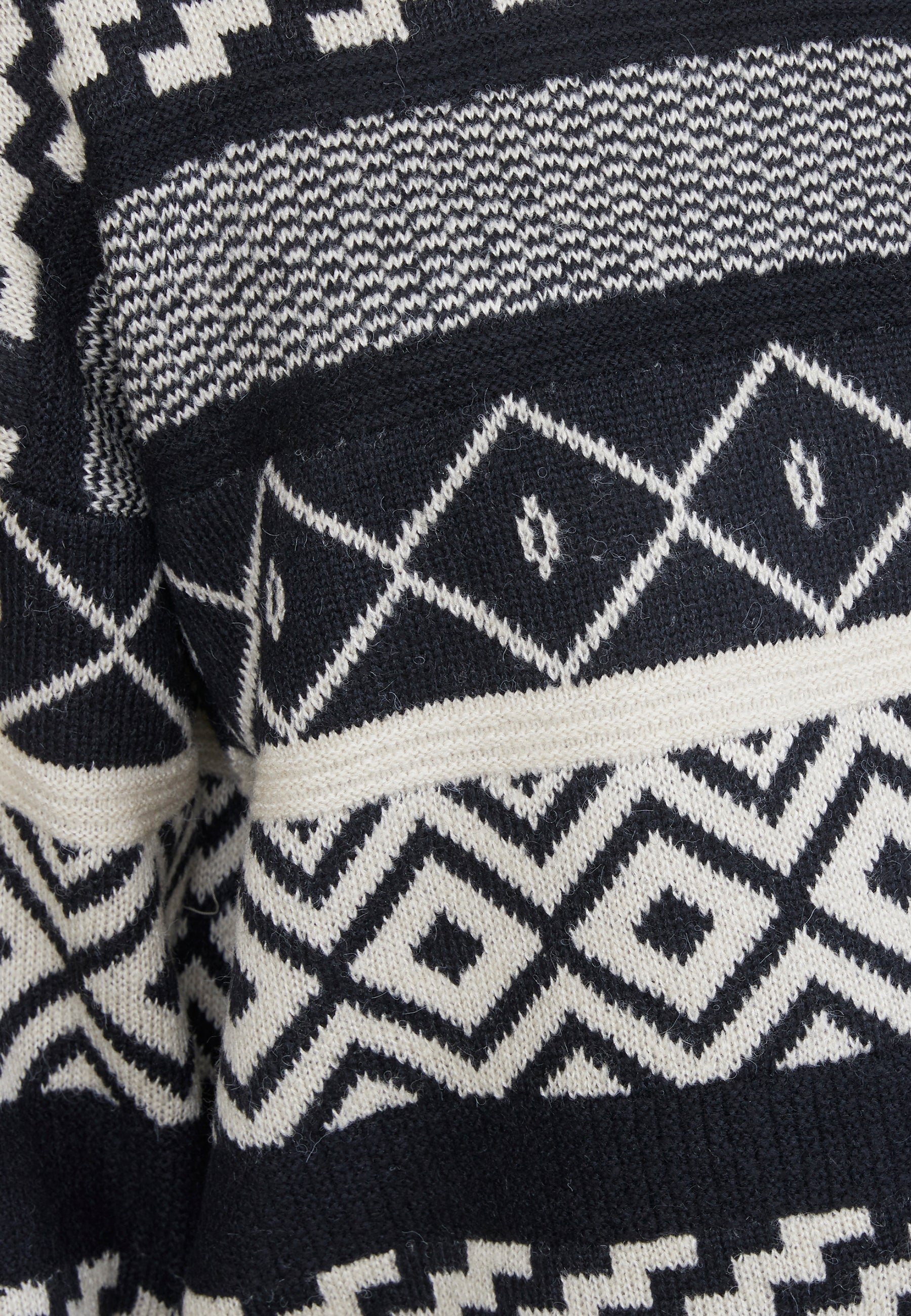 Sisters Point Leisa pullover