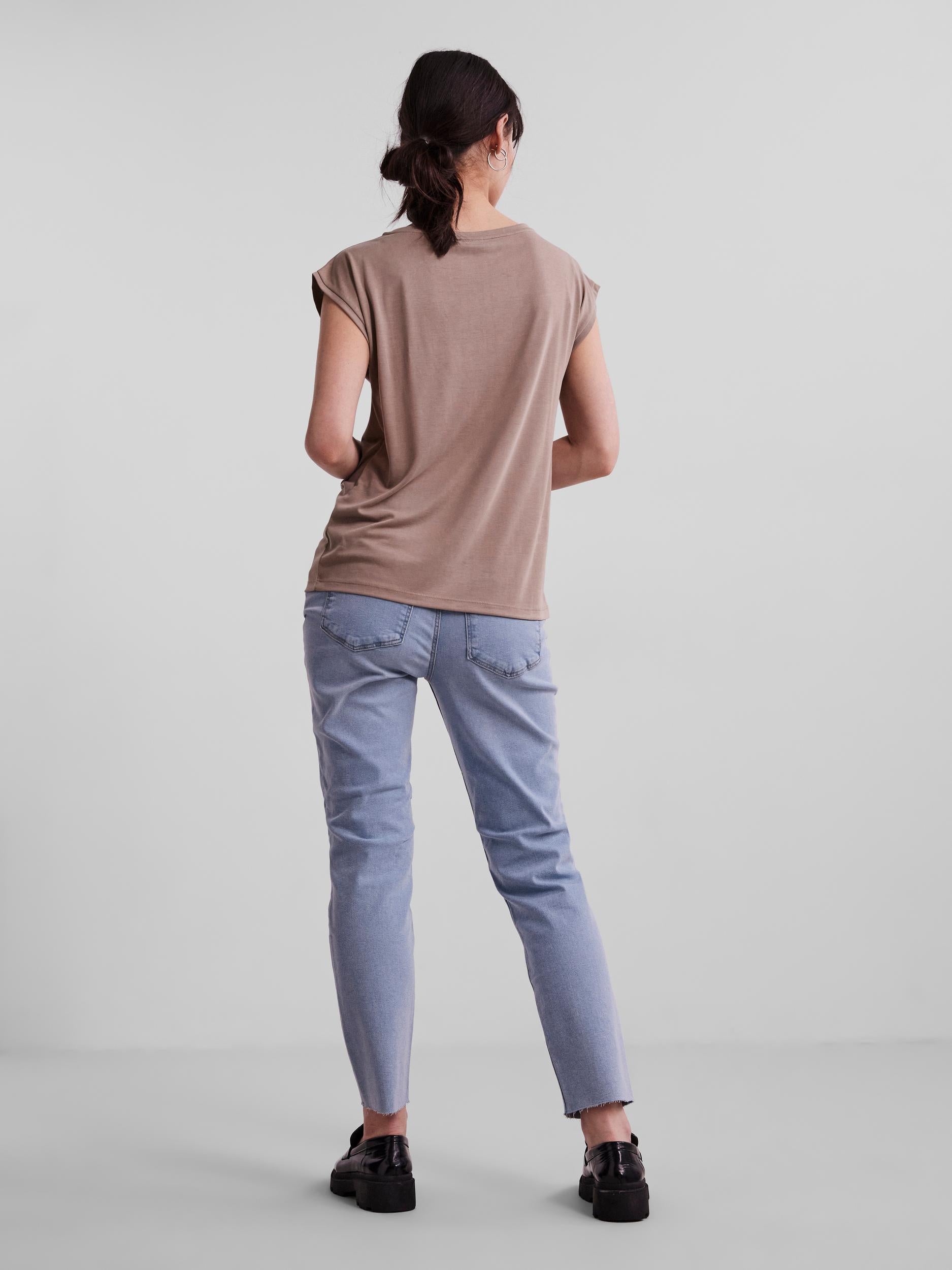 Pieces Kamala Tee