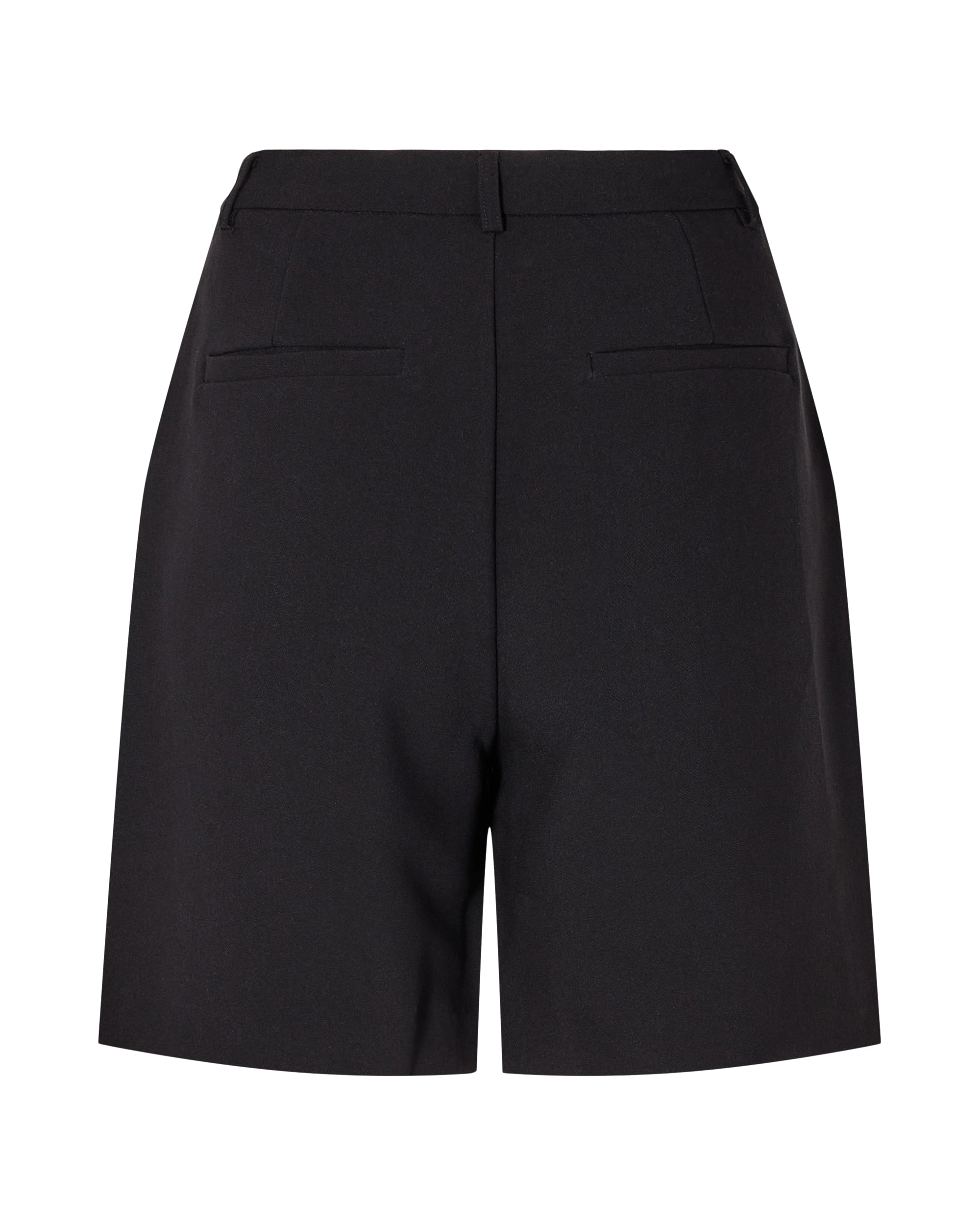 moves Hamino shorts
