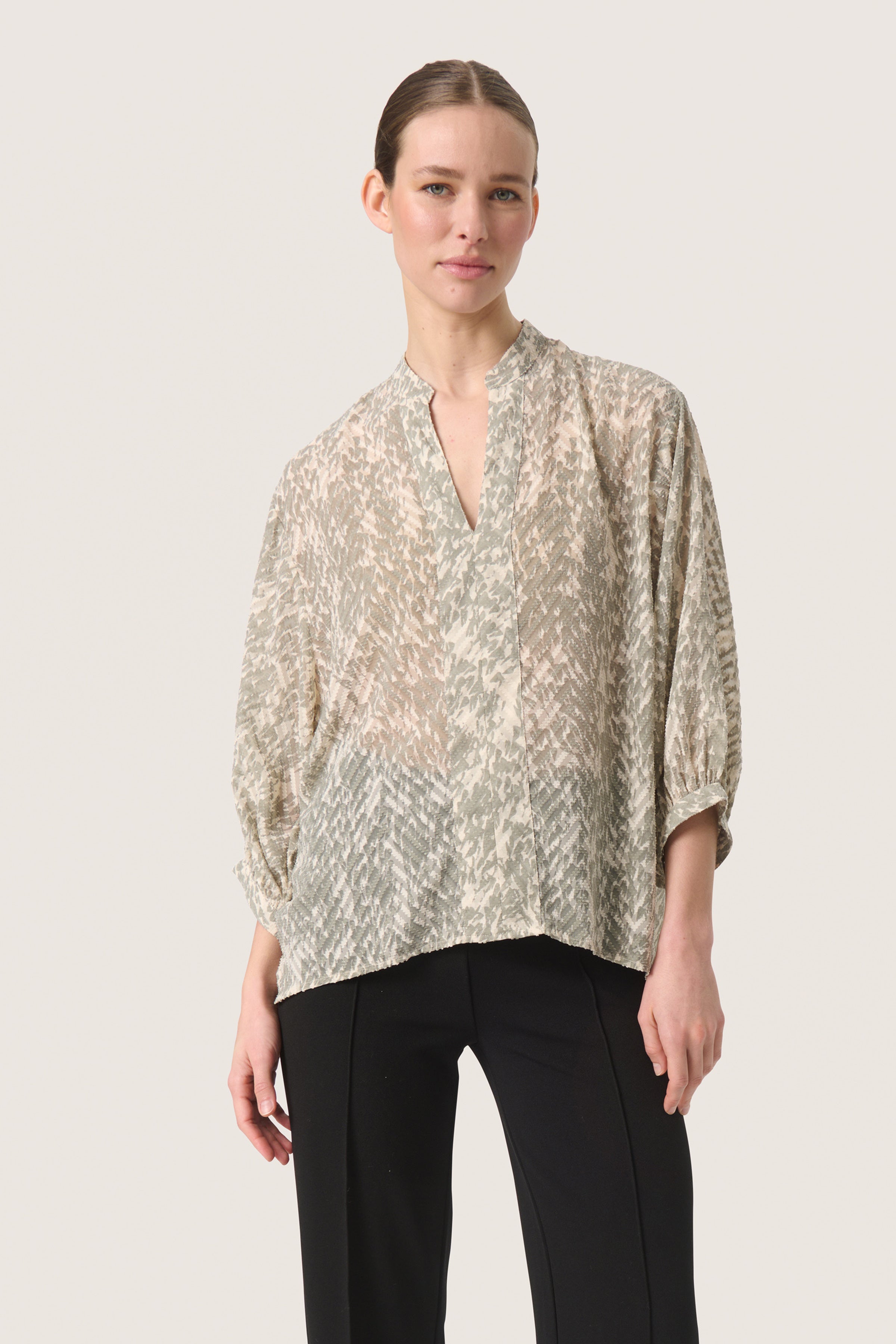 Soaked Osaka Amily Blouse, Shadow drop