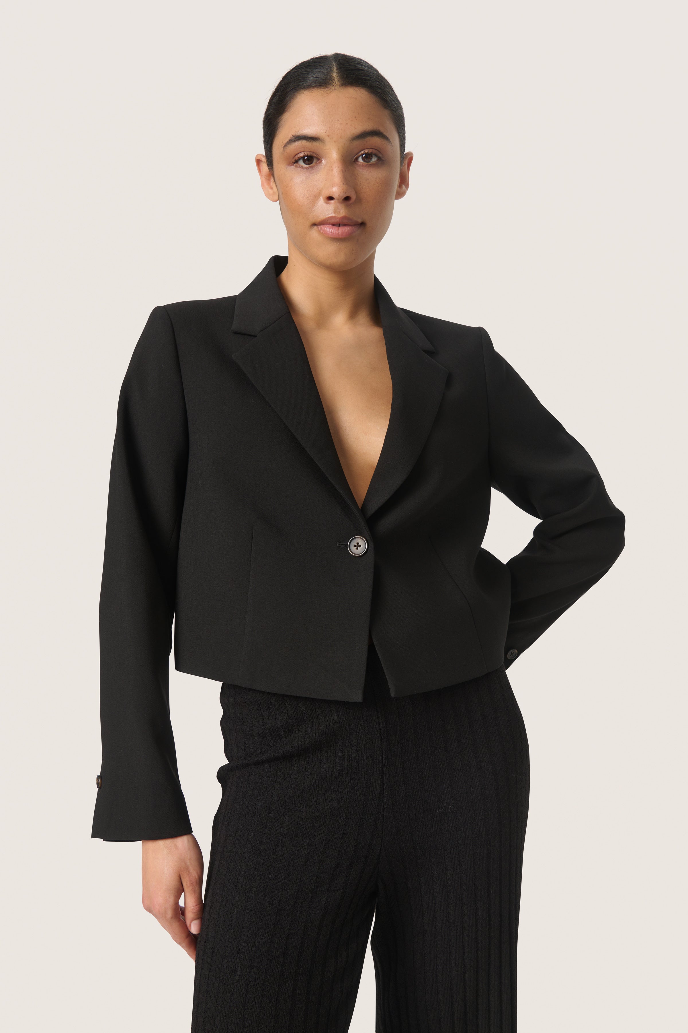 Soaked Corinne Cropped Blazer, Black